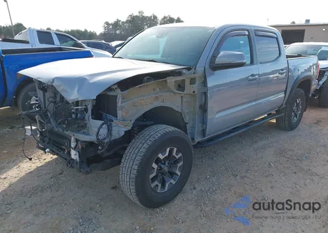 2018 Toyota Tacoma Trd Off Road z USA, uszkodzony, nr VIN 3TMCZ5AN9JM173959